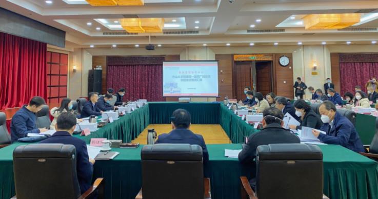 国家区域医疗中心项目专家组到老虎机app
（自治区人民医院东院）实地考察