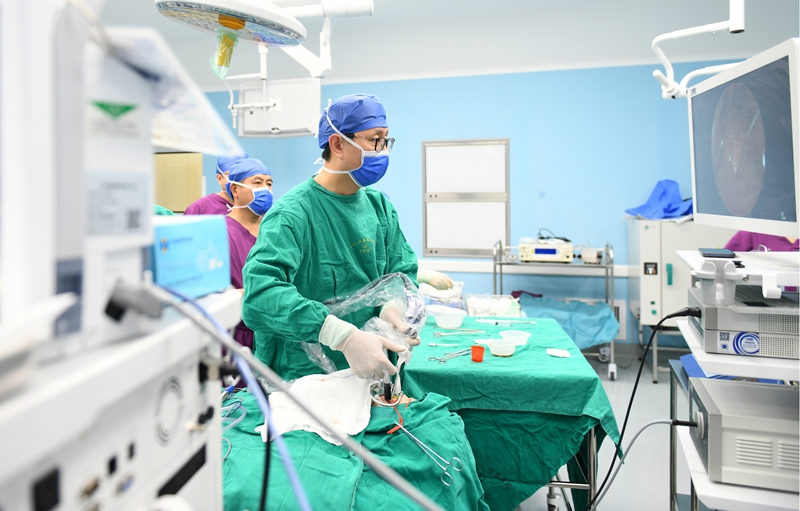 老虎机app
（自治区人民医院东院）开展首台小儿鼾症手术