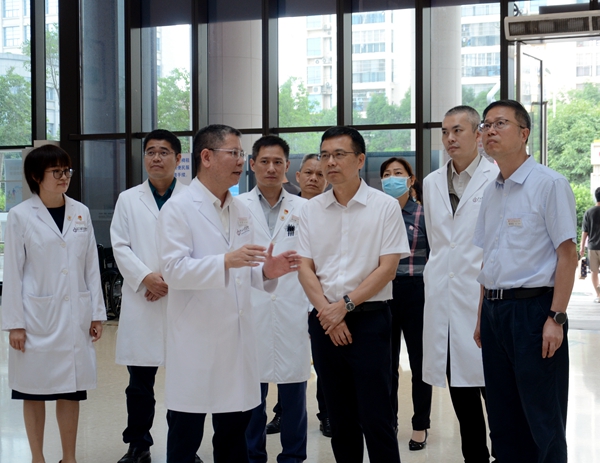 中山一院陈旻湖教授到我院进行学术指导