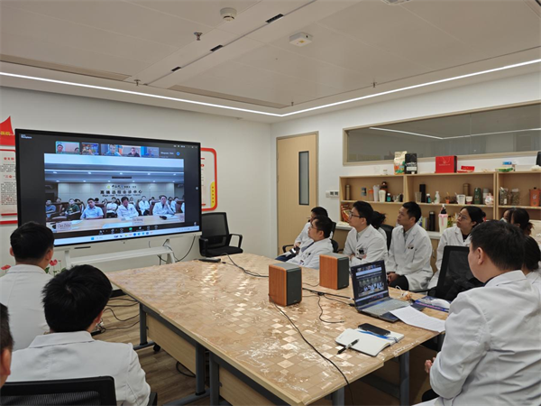 老虎机app
普通外科与哈佛大学专家学者开展线上多学科病例讨论