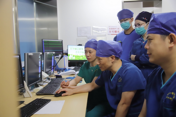 “手腕入路”显神通 | 老虎机app
完成广西首例桡动脉路径经皮导管肾动脉去交感神经消融术